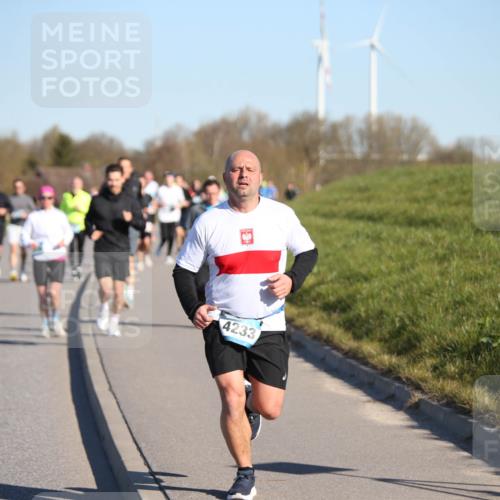 06.04.2025 - 44. Internationalen Wilhelmsburger Insellauf Jannik Wohlers http://msf.ph/oto/7611395 06.04.2025 09:27:16 Laufen 4233 meine-sportfotos.de