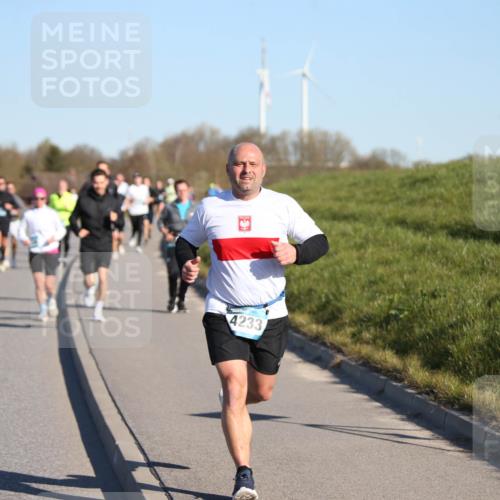 06.04.2025 - 44. Internationalen Wilhelmsburger Insellauf Jannik Wohlers http://msf.ph/oto/7611399 06.04.2025 09:27:17 Laufen 4233 meine-sportfotos.de