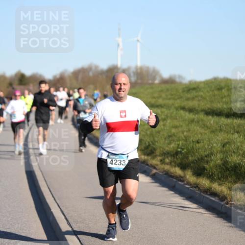 06.04.2025 - 44. Internationalen Wilhelmsburger Insellauf Jannik Wohlers http://msf.ph/oto/7611404 06.04.2025 09:27:17 Laufen 4233 meine-sportfotos.de