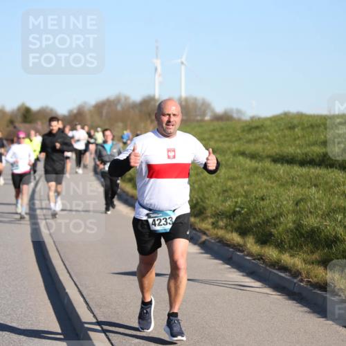 06.04.2025 - 44. Internationalen Wilhelmsburger Insellauf Jannik Wohlers http://msf.ph/oto/7611410 06.04.2025 09:27:17 Laufen 4233 meine-sportfotos.de
