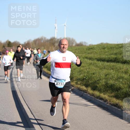 06.04.2025 - 44. Internationalen Wilhelmsburger Insellauf Jannik Wohlers http://msf.ph/oto/7611412 06.04.2025 09:27:17 Laufen 4233 meine-sportfotos.de
