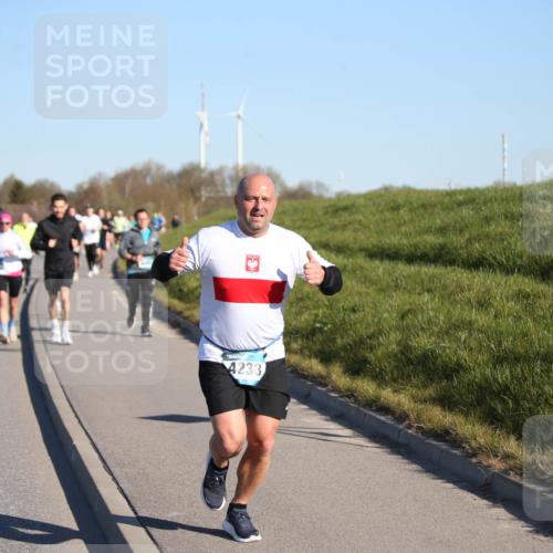 06.04.2025 - 44. Internationalen Wilhelmsburger Insellauf Jannik Wohlers http://msf.ph/oto/7611421 06.04.2025 09:27:17 Laufen 4233 meine-sportfotos.de
