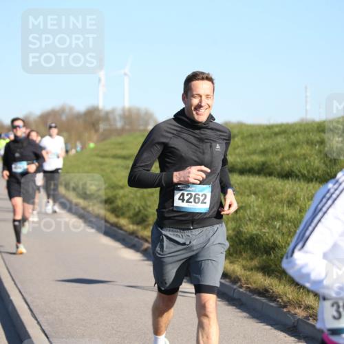06.04.2025 - 44. Internationalen Wilhelmsburger Insellauf Jannik Wohlers http://msf.ph/oto/7611497 06.04.2025 09:27:23 Laufen 4262, 393 meine-sportfotos.de