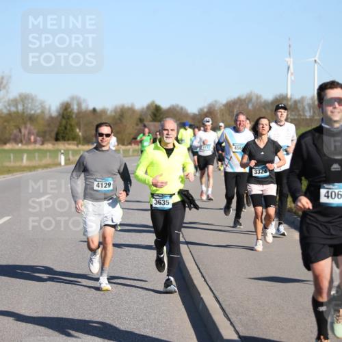 06.04.2025 - 44. Internationalen Wilhelmsburger Insellauf Jannik Wohlers http://msf.ph/oto/7611535 06.04.2025 09:27:26 Laufen 4129, 3635, 4152, 456, 3324, 4065 meine-sportfotos.de