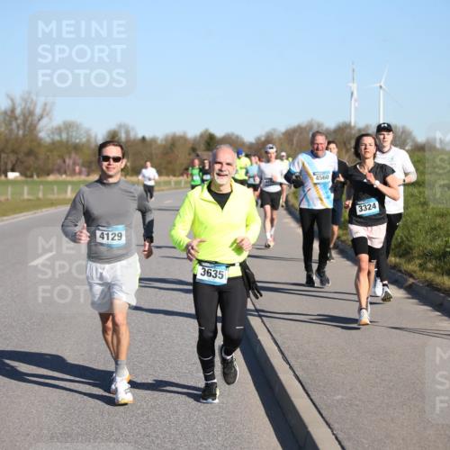 06.04.2025 - 44. Internationalen Wilhelmsburger Insellauf Jannik Wohlers http://msf.ph/oto/7611560 06.04.2025 09:27:27 Laufen 4129, 3635, 4560, 3324 meine-sportfotos.de