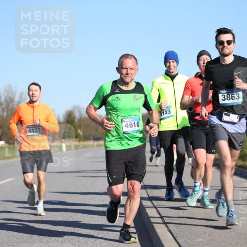 06.04.2025 - 44. Internationalen Wilhelmsburger Insellauf Jannik Wohlers http://msf.ph/oto/7611639 06.04.2025 09:27:37 Laufen 4058, 4121, 5143, 4616, 3863 meine-sportfotos.de