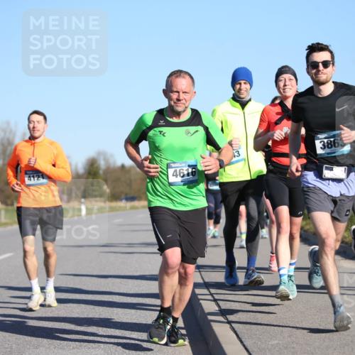 06.04.2025 - 44. Internationalen Wilhelmsburger Insellauf Jannik Wohlers http://msf.ph/oto/7611641 06.04.2025 09:27:37 Laufen 58, 4121, 43, 3863, 4616, 20 meine-sportfotos.de