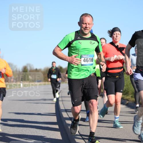 06.04.2025 - 44. Internationalen Wilhelmsburger Insellauf Jannik Wohlers http://msf.ph/oto/7611656 06.04.2025 09:27:38 Laufen 4121, 4616, 3863 meine-sportfotos.de