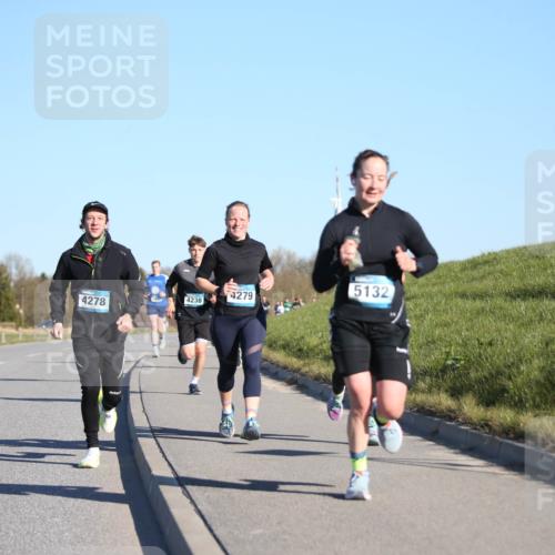 06.04.2025 - 44. Internationalen Wilhelmsburger Insellauf Jannik Wohlers http://msf.ph/oto/7611681 06.04.2025 09:27:41 Laufen 5132, 4279, 4238, 4278 meine-sportfotos.de