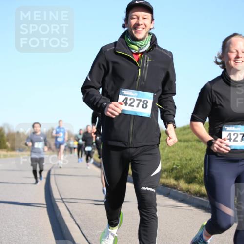 06.04.2025 - 44. Internationalen Wilhelmsburger Insellauf Jannik Wohlers http://msf.ph/oto/7611729 06.04.2025 09:27:43 Laufen 4278, 4279 meine-sportfotos.de