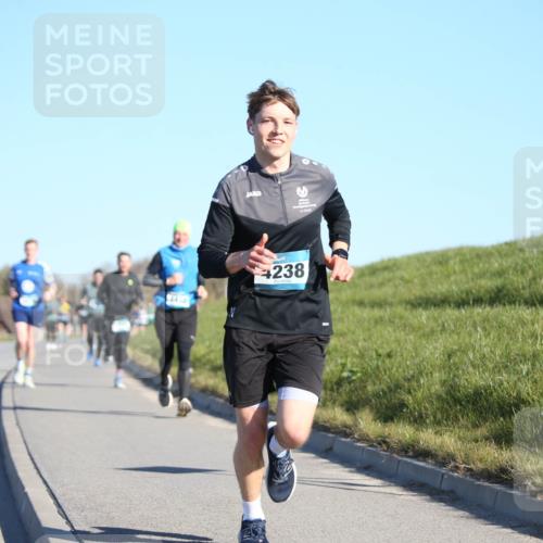 06.04.2025 - 44. Internationalen Wilhelmsburger Insellauf Jannik Wohlers http://msf.ph/oto/7611735 06.04.2025 09:27:44 Laufen 31, 4238 meine-sportfotos.de