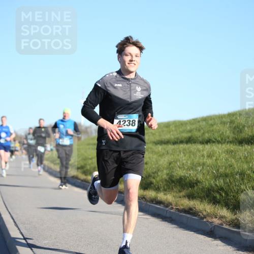 06.04.2025 - 44. Internationalen Wilhelmsburger Insellauf Jannik Wohlers http://msf.ph/oto/7611741 06.04.2025 09:27:45 Laufen 5130, 32, 4238 meine-sportfotos.de