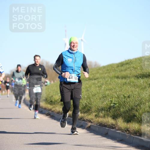 06.04.2025 - 44. Internationalen Wilhelmsburger Insellauf Jannik Wohlers http://msf.ph/oto/7611759 06.04.2025 09:27:46 Laufen 447, 39, 4438 meine-sportfotos.de