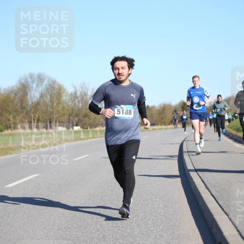 06.04.2025 - 44. Internationalen Wilhelmsburger Insellauf Jannik Wohlers http://msf.ph/oto/7611774 06.04.2025 09:27:47 Laufen 5188, 4438 meine-sportfotos.de
