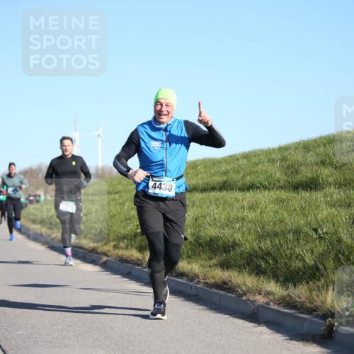 06.04.2025 - 44. Internationalen Wilhelmsburger Insellauf Jannik Wohlers http://msf.ph/oto/7611780 06.04.2025 09:27:48 Laufen 3921, 4438 meine-sportfotos.de