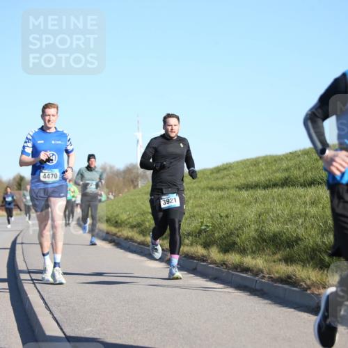 06.04.2025 - 44. Internationalen Wilhelmsburger Insellauf Jannik Wohlers http://msf.ph/oto/7611800 06.04.2025 09:27:49 Laufen 4470, 3921, 4438 meine-sportfotos.de