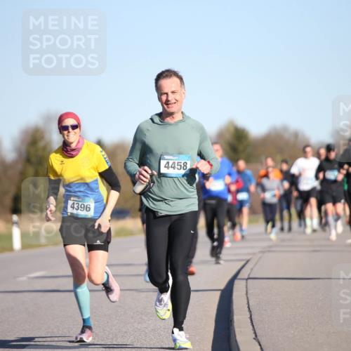 06.04.2025 - 44. Internationalen Wilhelmsburger Insellauf Jannik Wohlers http://msf.ph/oto/7611934 06.04.2025 09:28:00 Laufen 4396, 4458, 4067 meine-sportfotos.de