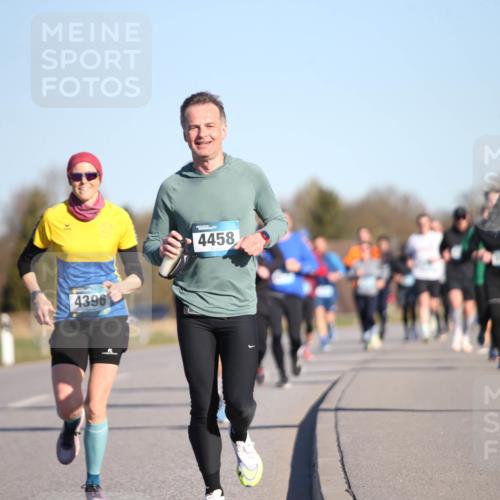 06.04.2025 - 44. Internationalen Wilhelmsburger Insellauf Jannik Wohlers http://msf.ph/oto/7611945 06.04.2025 09:28:00 Laufen 4396, 4458, 4067 meine-sportfotos.de