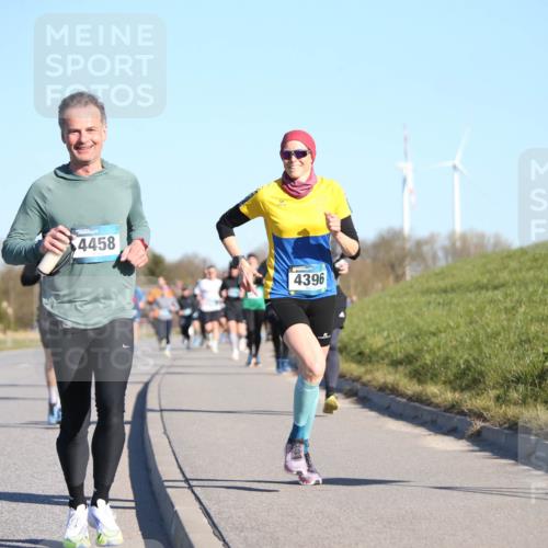 06.04.2025 - 44. Internationalen Wilhelmsburger Insellauf Jannik Wohlers http://msf.ph/oto/7611961 06.04.2025 09:28:02 Laufen 4458, 4396 meine-sportfotos.de