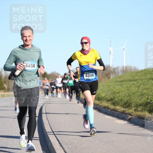 06.04.2025 - 44. Internationalen Wilhelmsburger Insellauf Jannik Wohlers http://msf.ph/oto/7611962 06.04.2025 09:28:02 Laufen 4458, 4396 meine-sportfotos.de