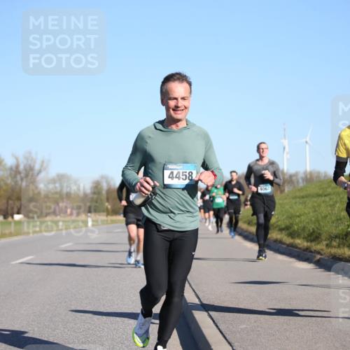 06.04.2025 - 44. Internationalen Wilhelmsburger Insellauf Jannik Wohlers http://msf.ph/oto/7611983 06.04.2025 09:28:03 Laufen 4458, 4067, 4396 meine-sportfotos.de