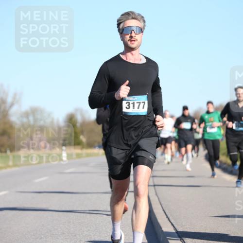 06.04.2025 - 44. Internationalen Wilhelmsburger Insellauf Jannik Wohlers http://msf.ph/oto/7612021 06.04.2025 09:28:06 Laufen 3177 meine-sportfotos.de
