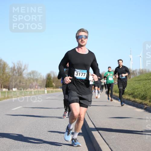 06.04.2025 - 44. Internationalen Wilhelmsburger Insellauf Jannik Wohlers http://msf.ph/oto/7612030 06.04.2025 09:28:06 Laufen 3177 meine-sportfotos.de