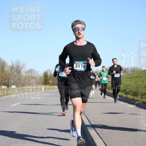 06.04.2025 - 44. Internationalen Wilhelmsburger Insellauf Jannik Wohlers http://msf.ph/oto/7612038 06.04.2025 09:28:07 Laufen 4346, 3177, 3503 meine-sportfotos.de