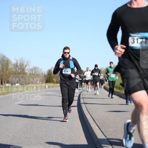 06.04.2025 - 44. Internationalen Wilhelmsburger Insellauf Jannik Wohlers http://msf.ph/oto/7612054 06.04.2025 09:28:07 Laufen 4346, 4389, 3574, 3177 meine-sportfotos.de