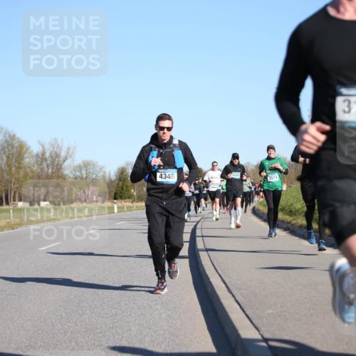 06.04.2025 - 44. Internationalen Wilhelmsburger Insellauf Jannik Wohlers http://msf.ph/oto/7612056 06.04.2025 09:28:07 Laufen 4346, 3574, 3178, 3177 meine-sportfotos.de