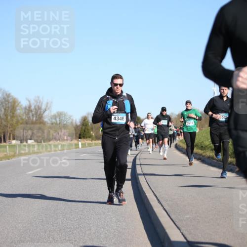 06.04.2025 - 44. Internationalen Wilhelmsburger Insellauf Jannik Wohlers http://msf.ph/oto/7612059 06.04.2025 09:28:07 Laufen 4346, 3574, 503, 3177 meine-sportfotos.de