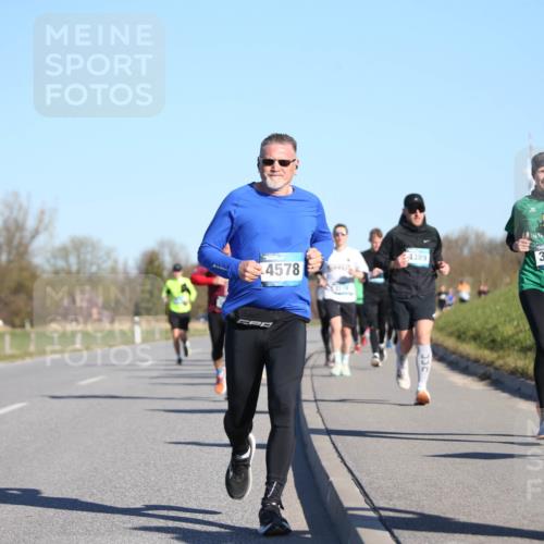 06.04.2025 - 44. Internationalen Wilhelmsburger Insellauf Jannik Wohlers http://msf.ph/oto/7612090 06.04.2025 09:28:10 Laufen 4578, 3178, 4389, 3574 meine-sportfotos.de