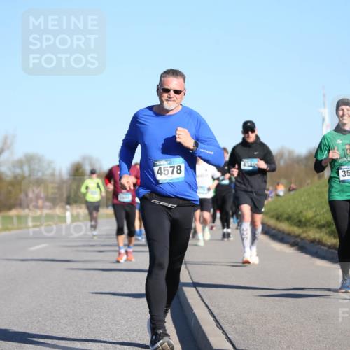 06.04.2025 - 44. Internationalen Wilhelmsburger Insellauf Jannik Wohlers http://msf.ph/oto/7612098 06.04.2025 09:28:10 Laufen 4578, 176, 1602, 000, 4389, 3571 meine-sportfotos.de