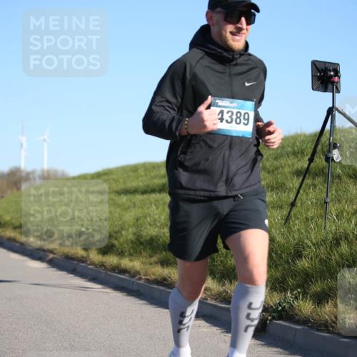 06.04.2025 - 44. Internationalen Wilhelmsburger Insellauf Jannik Wohlers http://msf.ph/oto/7612127 06.04.2025 09:28:14 Laufen 4389 meine-sportfotos.de