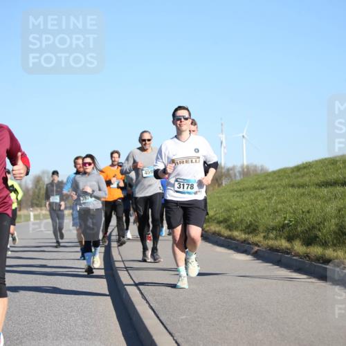 06.04.2025 - 44. Internationalen Wilhelmsburger Insellauf Jannik Wohlers http://msf.ph/oto/7612141 06.04.2025 09:28:14 Laufen 3602, 397, 459, 3178 meine-sportfotos.de