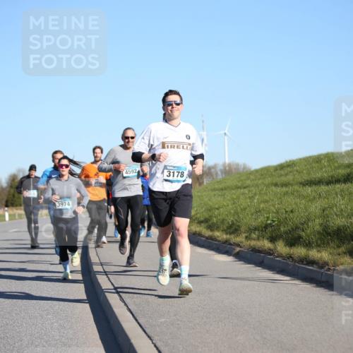 06.04.2025 - 44. Internationalen Wilhelmsburger Insellauf Jannik Wohlers http://msf.ph/oto/7612147 06.04.2025 09:28:15 Laufen 3602, 3974, 4592, 3178 meine-sportfotos.de