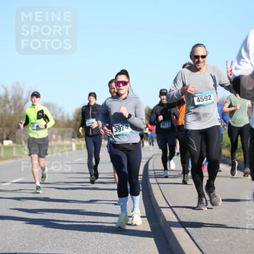06.04.2025 - 44. Internationalen Wilhelmsburger Insellauf Jannik Wohlers http://msf.ph/oto/7612175 06.04.2025 09:28:16 Laufen 320, 3974, 3617, 4592, 3178 meine-sportfotos.de