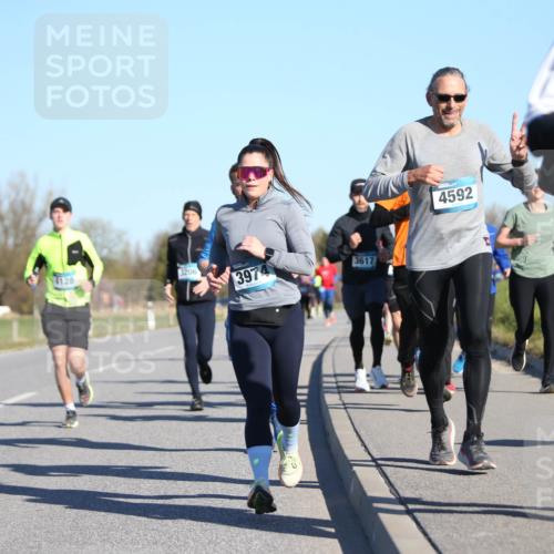 06.04.2025 - 44. Internationalen Wilhelmsburger Insellauf Jannik Wohlers http://msf.ph/oto/7612177 06.04.2025 09:28:16 Laufen 4128, 3206, 3974, 3617, 4592, 317 meine-sportfotos.de