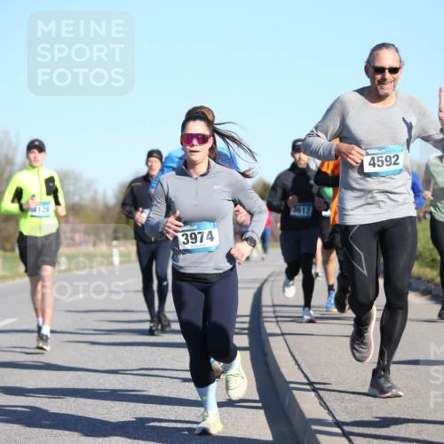 06.04.2025 - 44. Internationalen Wilhelmsburger Insellauf Jannik Wohlers http://msf.ph/oto/7612181 06.04.2025 09:28:16 Laufen 4128, 3974, 3617, 4592 meine-sportfotos.de