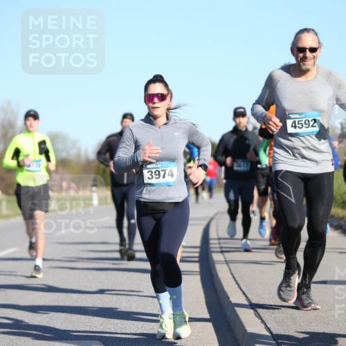 06.04.2025 - 44. Internationalen Wilhelmsburger Insellauf Jannik Wohlers http://msf.ph/oto/7612184 06.04.2025 09:28:16 Laufen 3974, 3617, 4592 meine-sportfotos.de