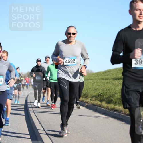06.04.2025 - 44. Internationalen Wilhelmsburger Insellauf Jannik Wohlers http://msf.ph/oto/7612196 06.04.2025 09:28:17 Laufen 4128, 3974, 3617, 4592, 3995 meine-sportfotos.de