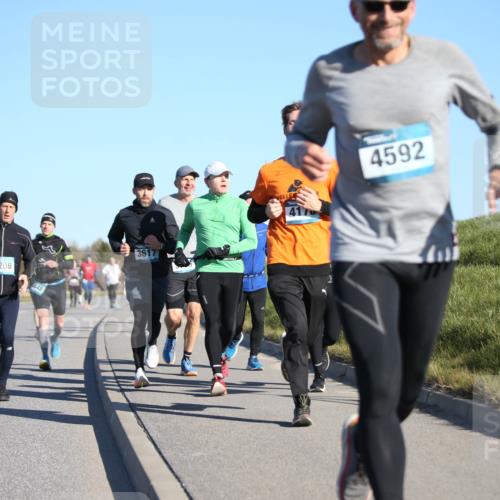 06.04.2025 - 44. Internationalen Wilhelmsburger Insellauf Jannik Wohlers http://msf.ph/oto/7612199 06.04.2025 09:28:18 Laufen 44, 3206, 3617, 4592 meine-sportfotos.de