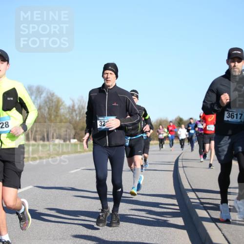 06.04.2025 - 44. Internationalen Wilhelmsburger Insellauf Jannik Wohlers http://msf.ph/oto/7612232 06.04.2025 09:28:19 Laufen 4128, 32, 3650, 3617, 09 meine-sportfotos.de
