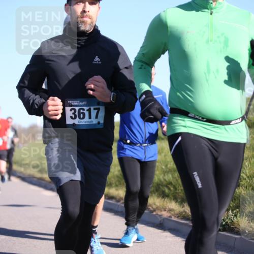 06.04.2025 - 44. Internationalen Wilhelmsburger Insellauf Jannik Wohlers http://msf.ph/oto/7612241 06.04.2025 09:28:20 Laufen 8, 3617, 2 meine-sportfotos.de