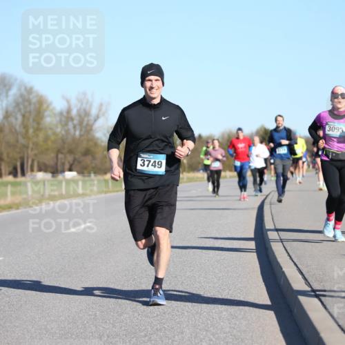 06.04.2025 - 44. Internationalen Wilhelmsburger Insellauf Jannik Wohlers http://msf.ph/oto/7612269 06.04.2025 09:28:22 Laufen 3749, 179, 3093, 4115 meine-sportfotos.de