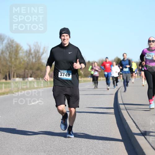06.04.2025 - 44. Internationalen Wilhelmsburger Insellauf Jannik Wohlers http://msf.ph/oto/7612271 06.04.2025 09:28:22 Laufen 3749, 179, 3093, 4115 meine-sportfotos.de