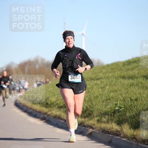 06.04.2025 - 44. Internationalen Wilhelmsburger Insellauf Jannik Wohlers http://msf.ph/oto/7612338 06.04.2025 09:28:30 Laufen 3867 meine-sportfotos.de