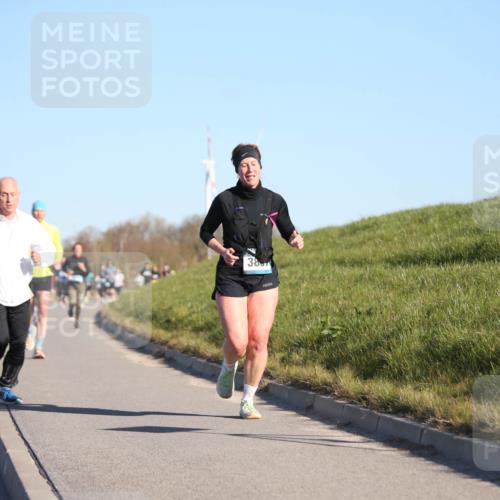 06.04.2025 - 44. Internationalen Wilhelmsburger Insellauf Jannik Wohlers http://msf.ph/oto/7612353 06.04.2025 09:28:30 Laufen 38 meine-sportfotos.de