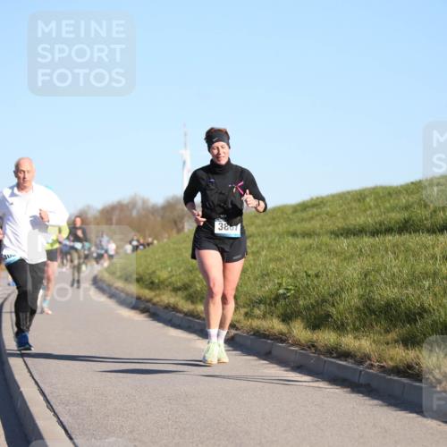 06.04.2025 - 44. Internationalen Wilhelmsburger Insellauf Jannik Wohlers http://msf.ph/oto/7612355 06.04.2025 09:28:30 Laufen 3801 meine-sportfotos.de