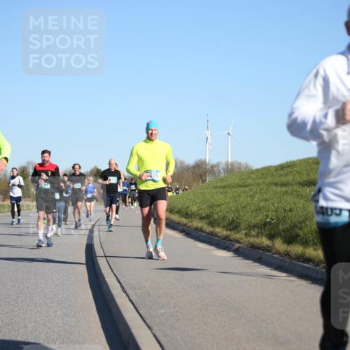 06.04.2025 - 44. Internationalen Wilhelmsburger Insellauf Jannik Wohlers http://msf.ph/oto/7612390 06.04.2025 09:28:33 Laufen 4455, 215, 64, 400 meine-sportfotos.de